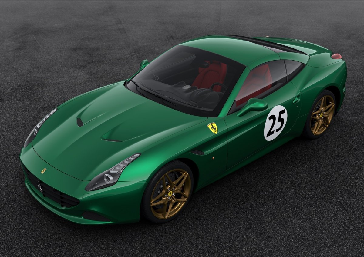 Зелёная Ferrari California