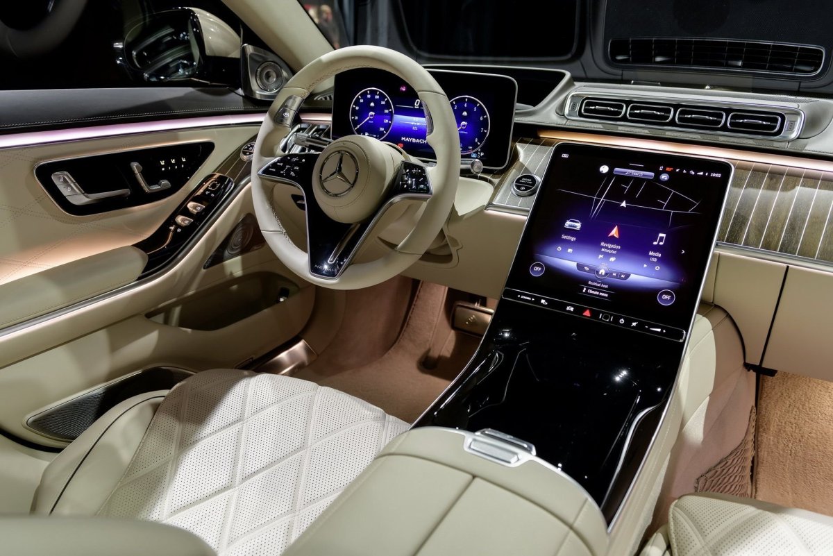 Mercedes Benz Майбах 2021