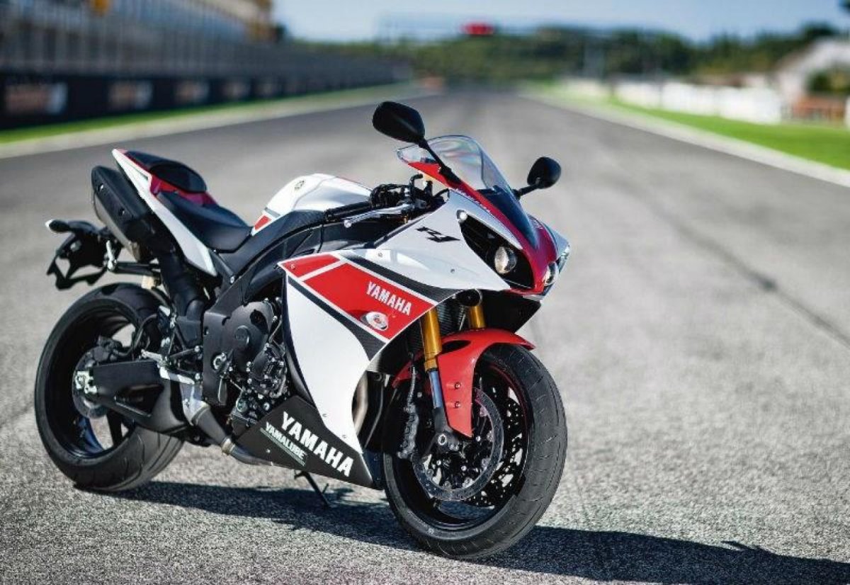 Yamaha r1 2014 года