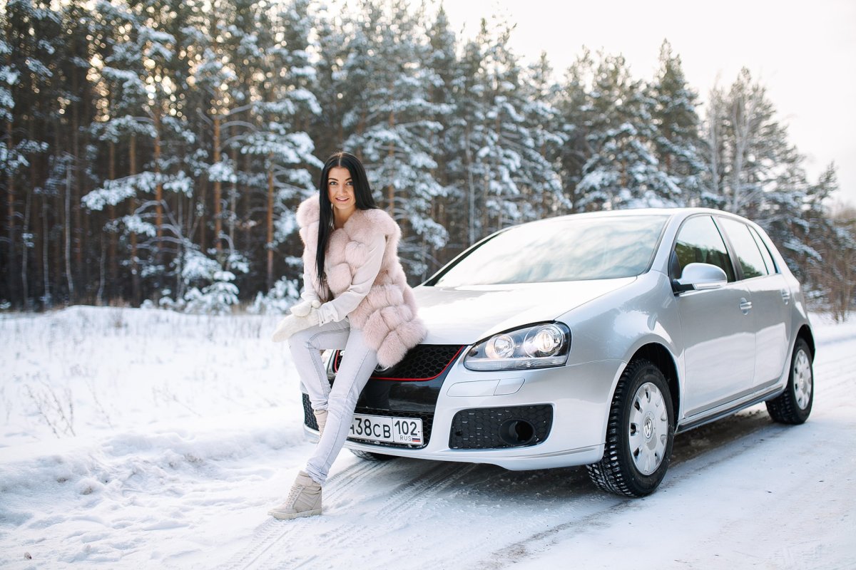 Фотосессия в лесу зимой девушка с машиной