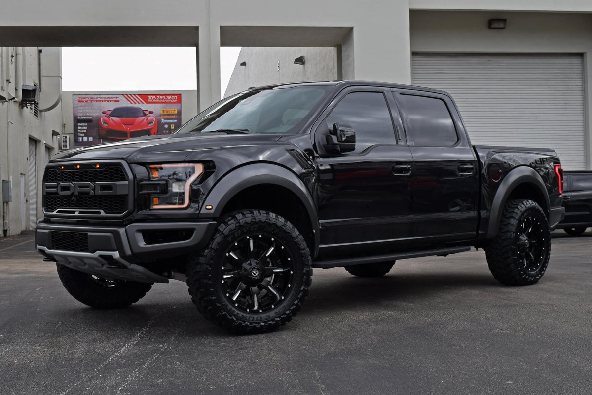 Ford f150 Raptor Black