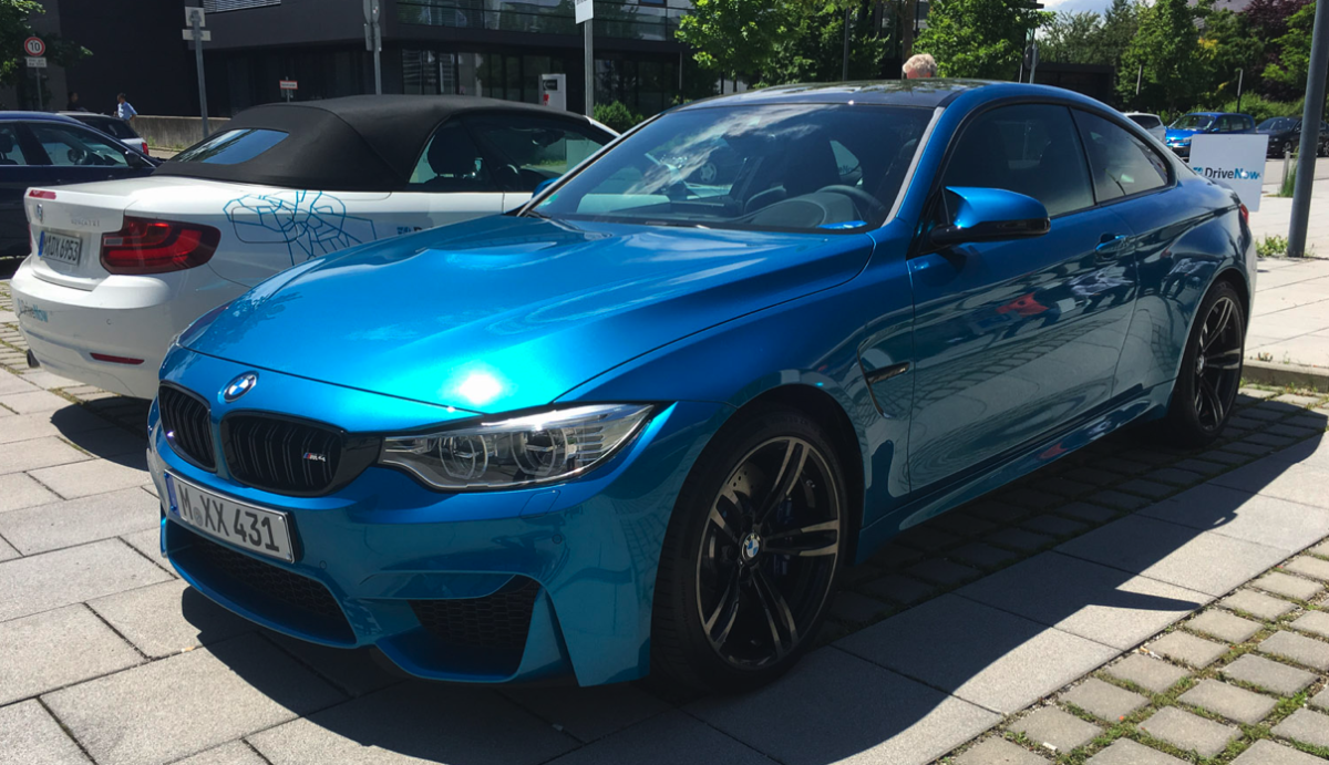 BMW m4 синий металлик