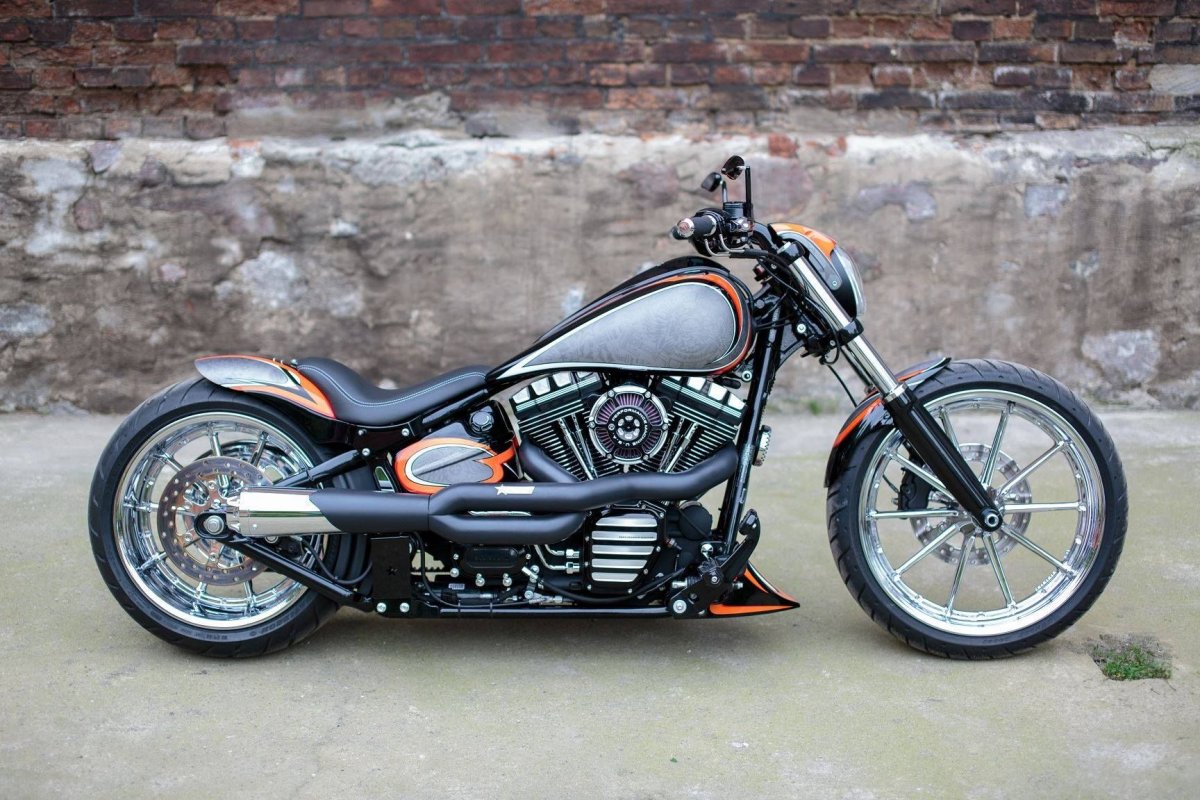 Чоппер Harley Davidson Breakout
