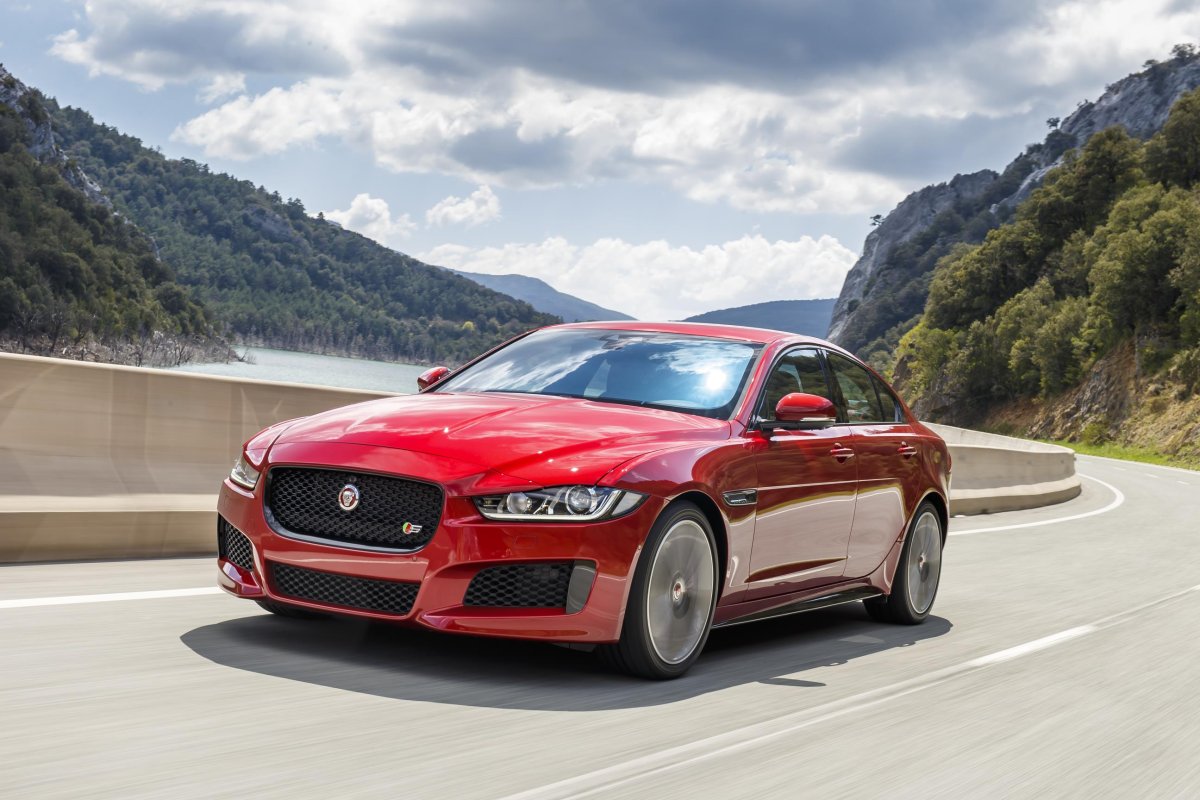 Jaguar xe 2018