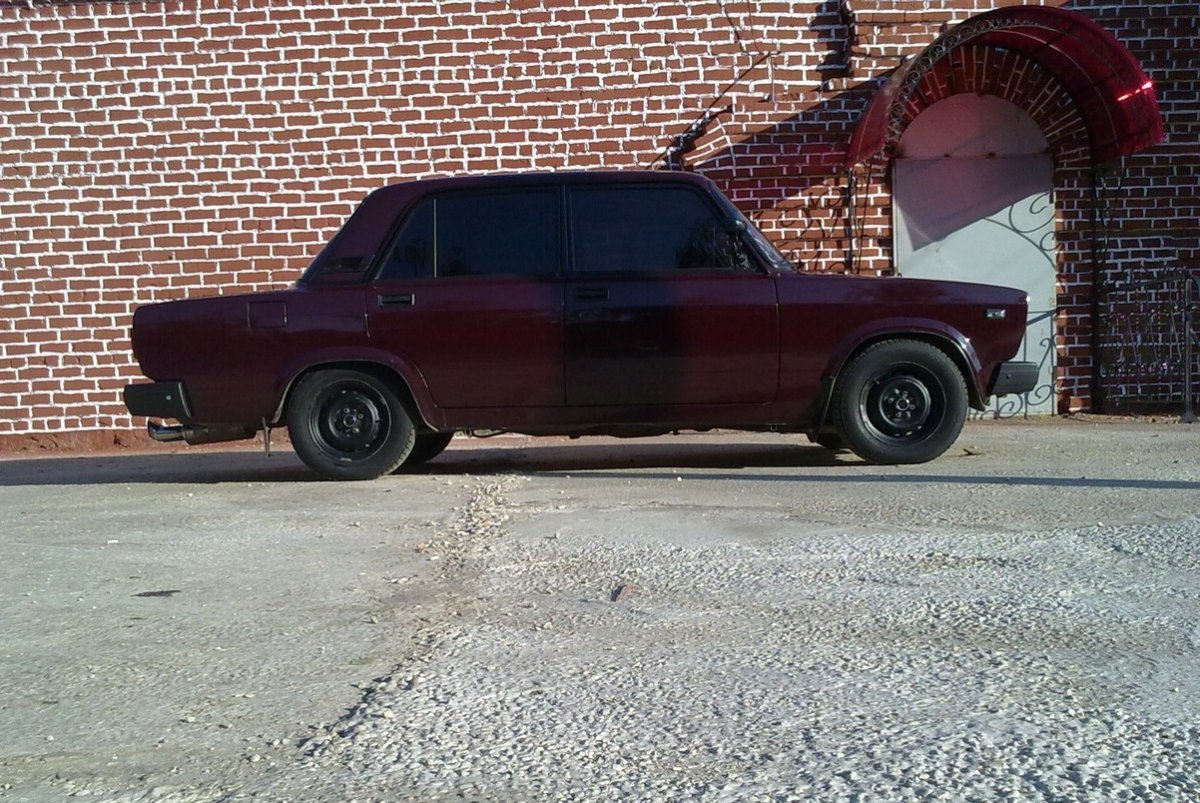 ВАЗ 2107 яшма на штампах черных 14