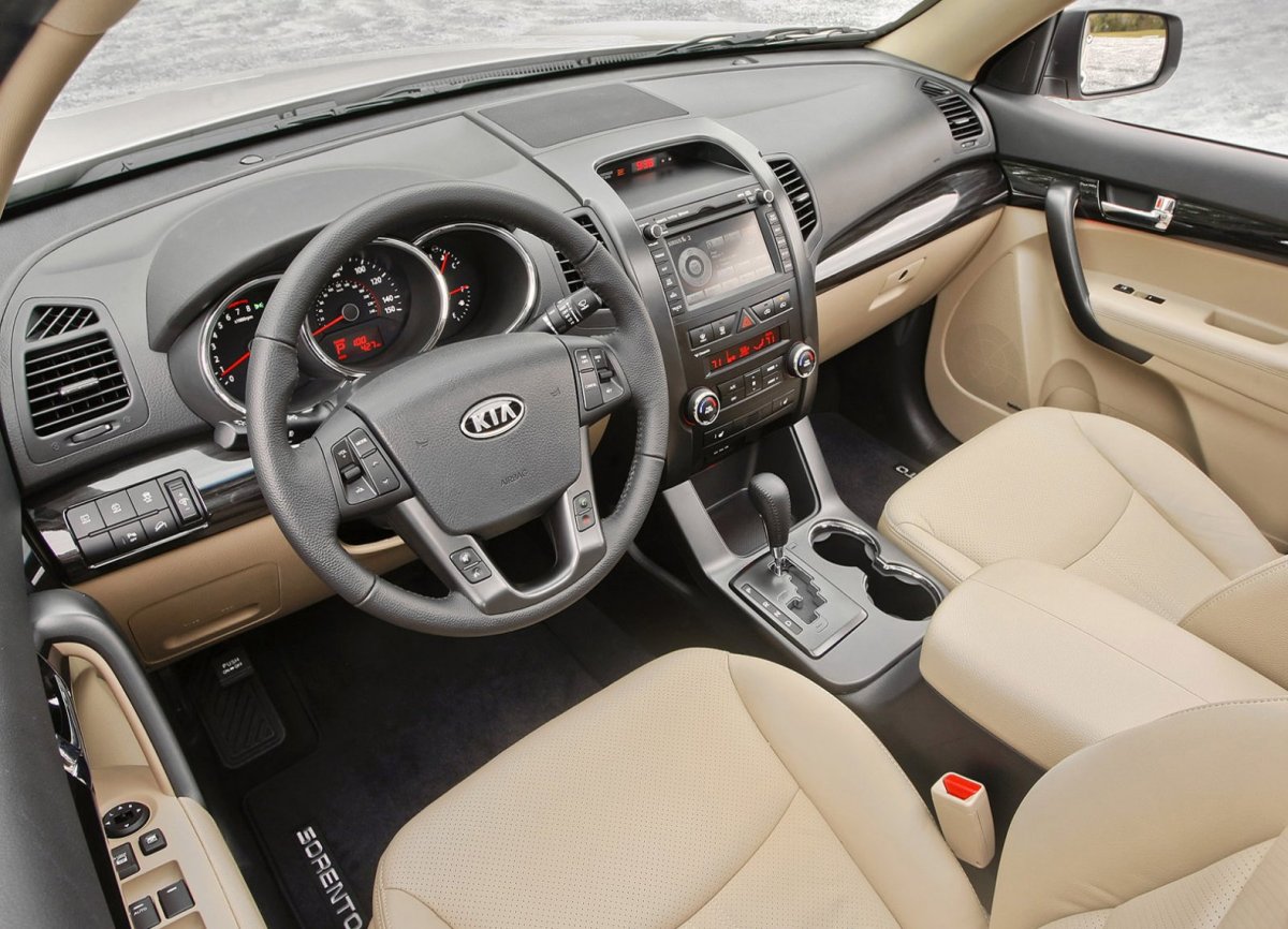 Kia Sorento 2009 Interior