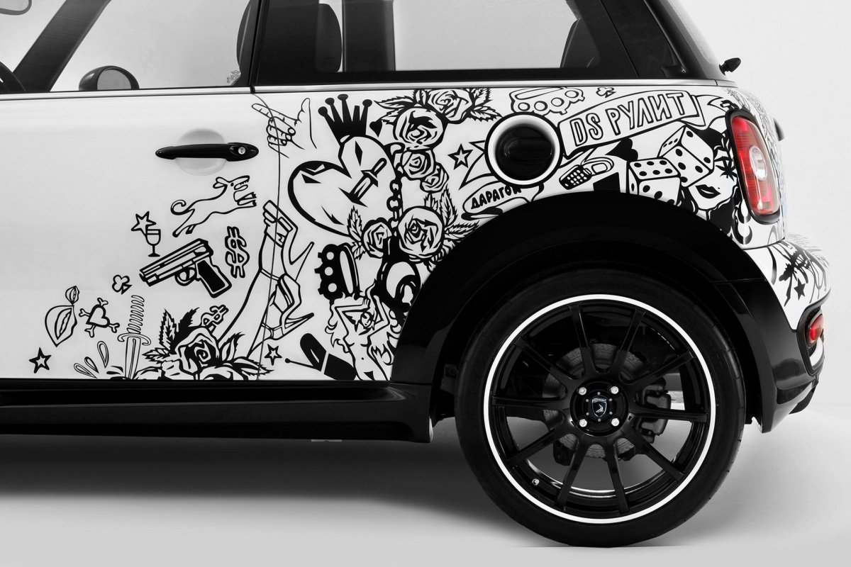 Стикербомбинг Mini Cooper