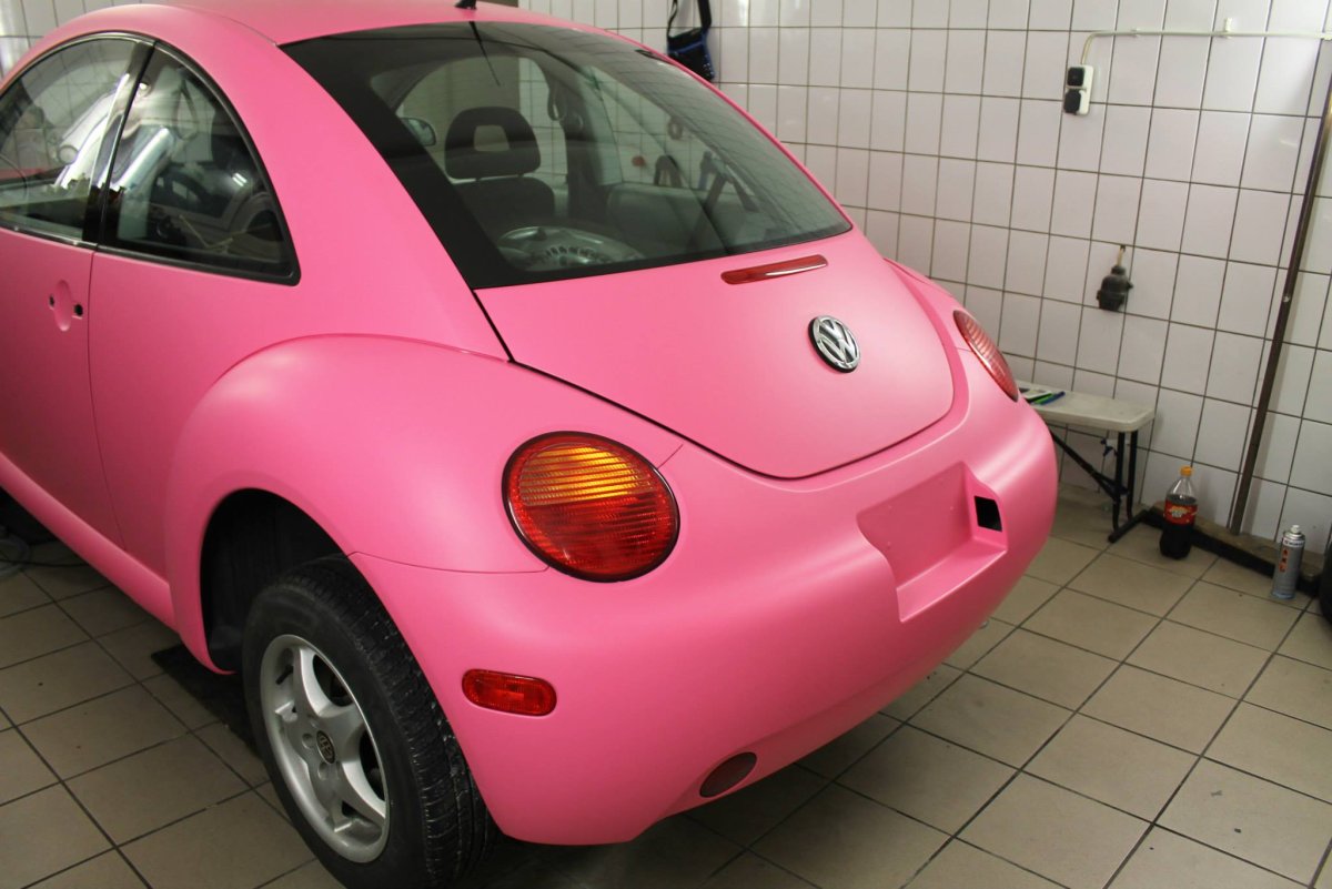 Volkswagen Beetle розовый