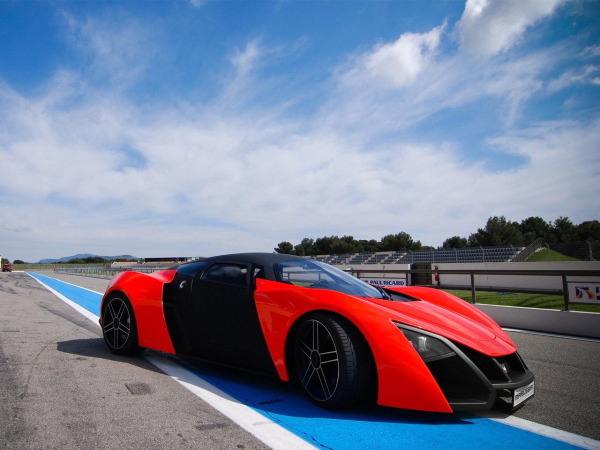 Машина Marussia b2