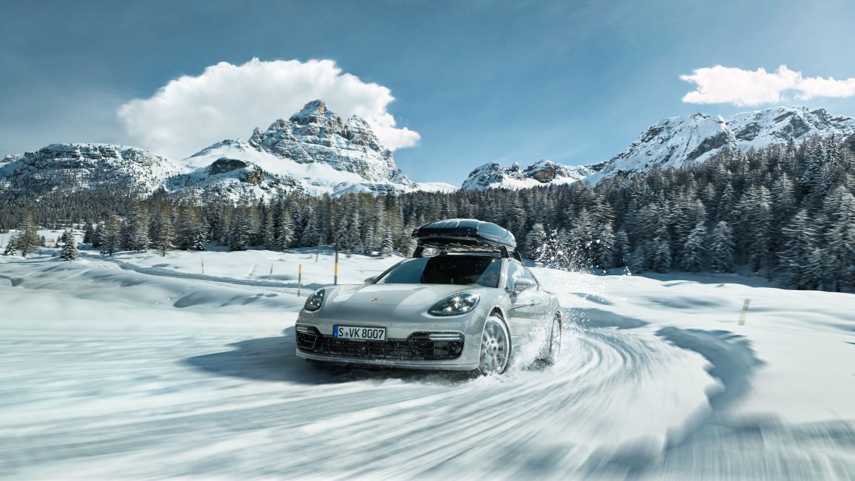 Porsche 911 Snow
