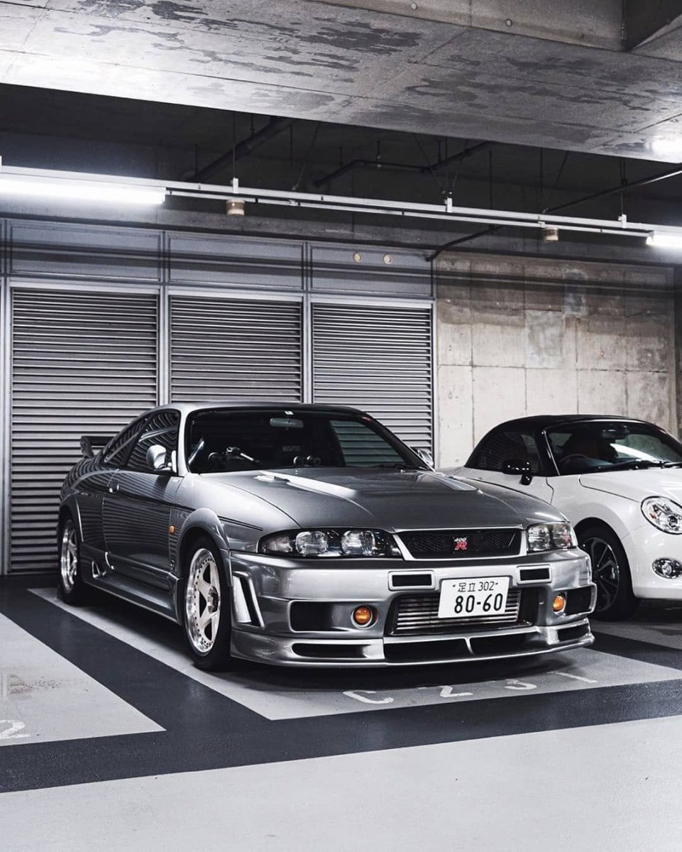 Nissan Skyline r33 gt-r