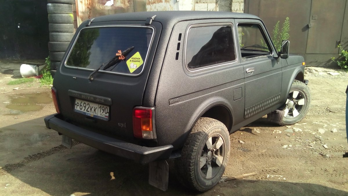 Нива 2331 черный Раптор