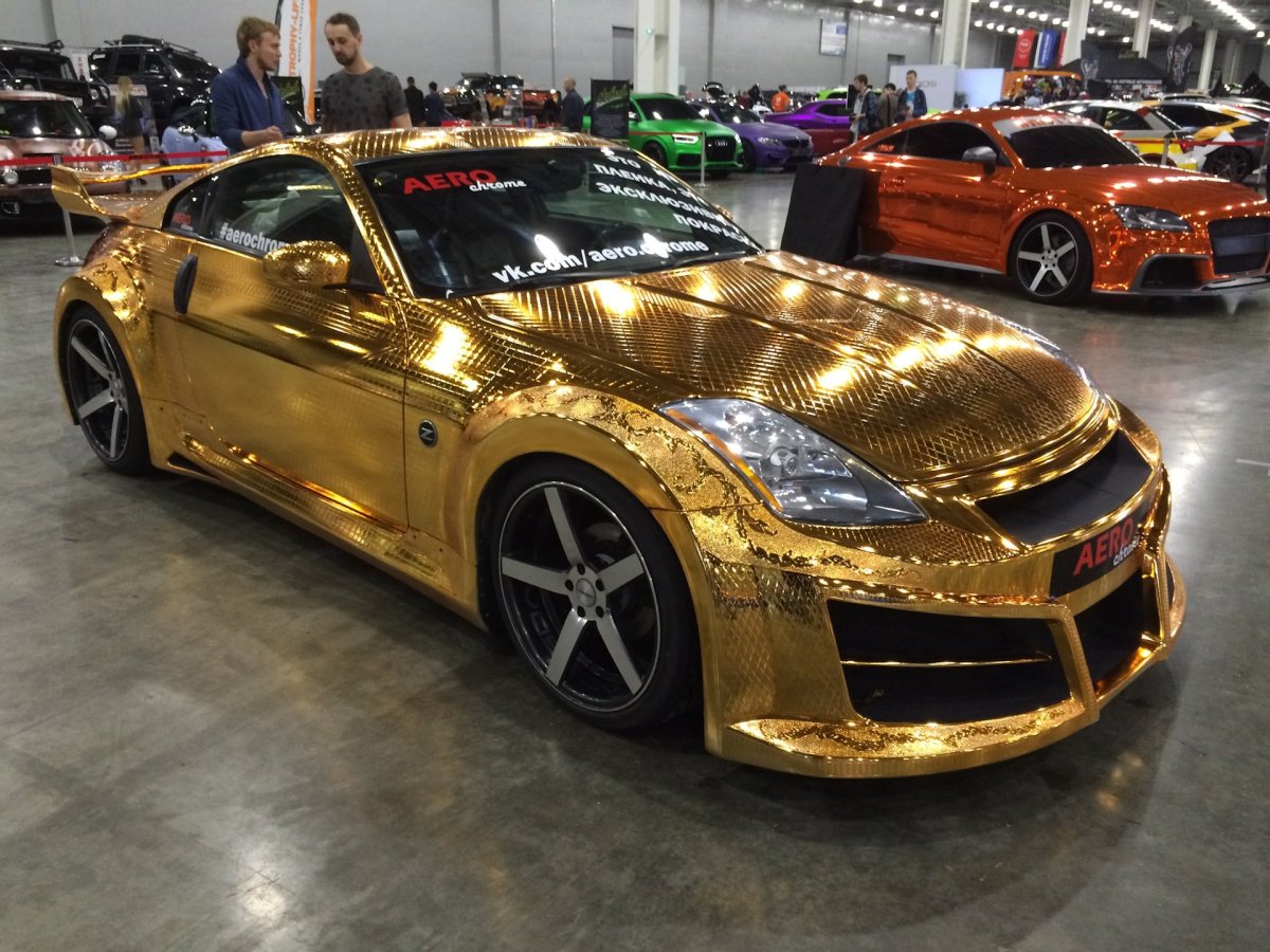 Золотой Ниссан 350z