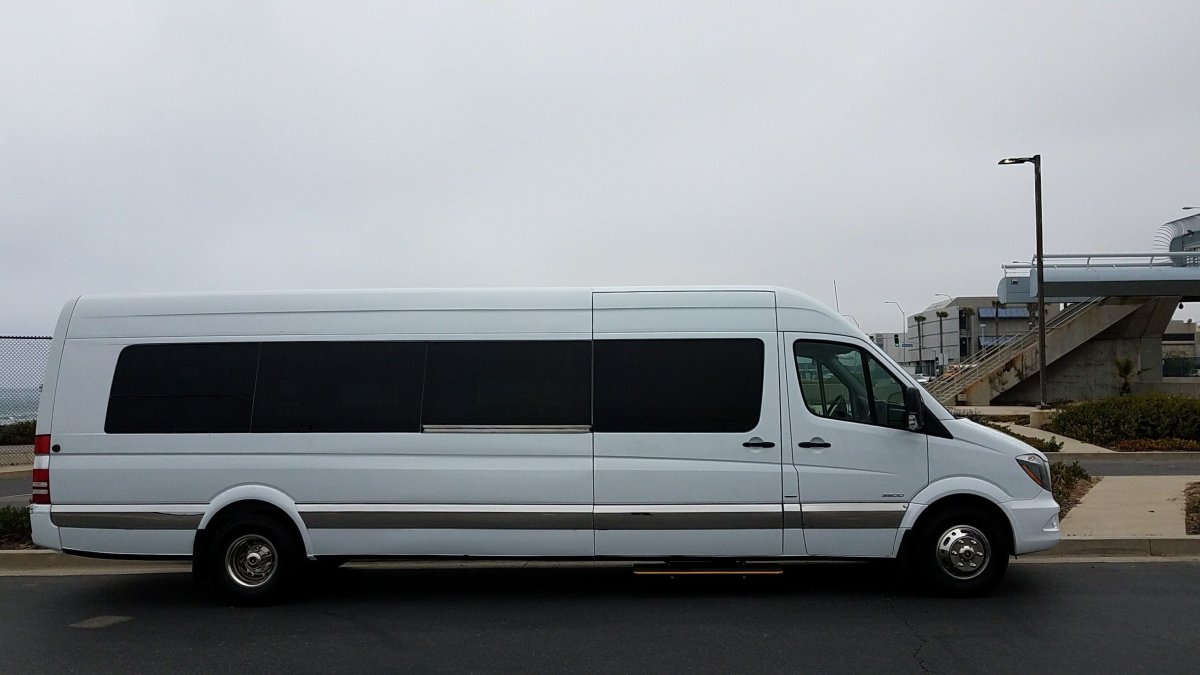 Mercedes Benz Sprinter 2001 удлиненный