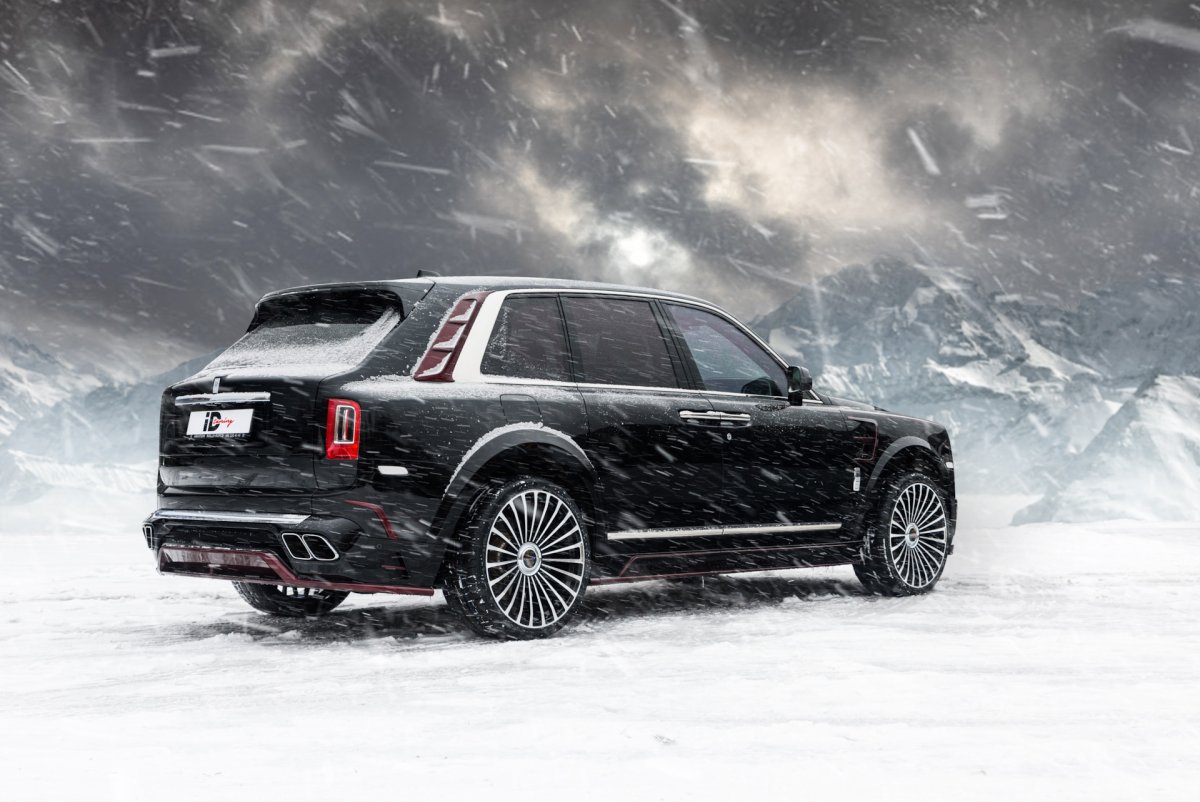 Wrap Rolls Royce Cullinan Mansory