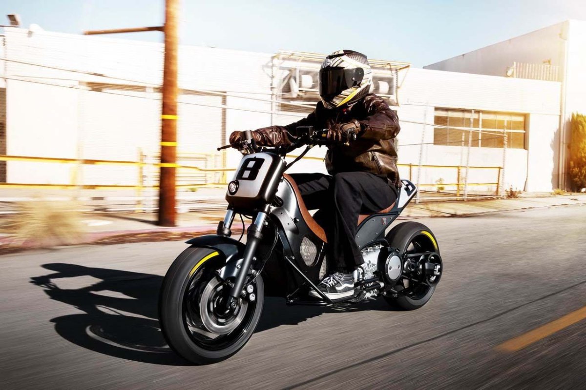 Мотоцикл Yamaha TMAX Hyper Roland Sands 2013