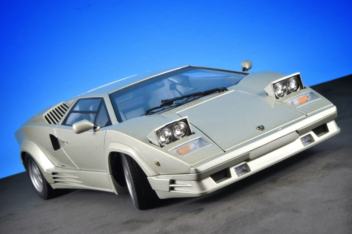 Lamborghini Countach 2000