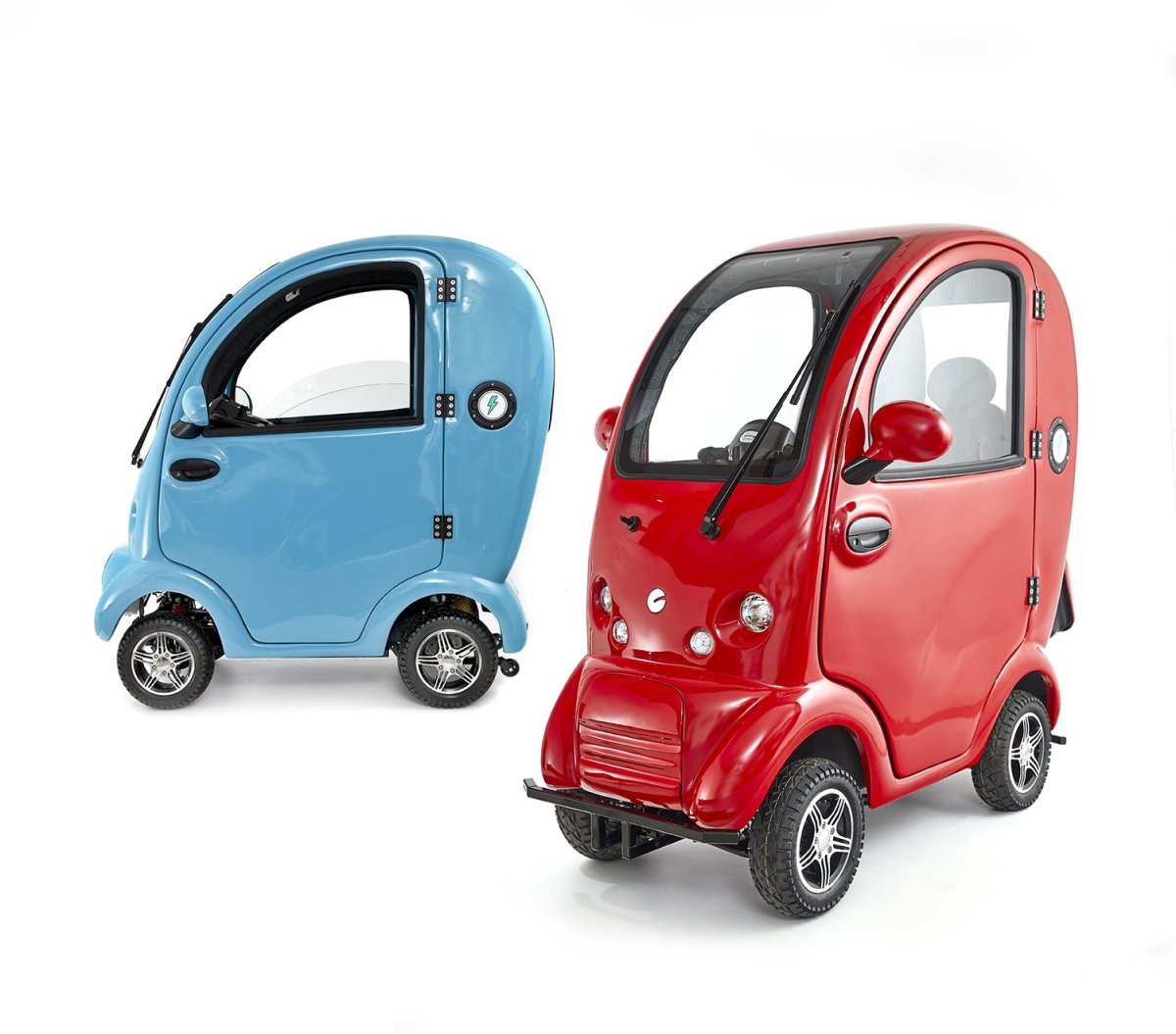 Четырехколесный мопед с кабиной