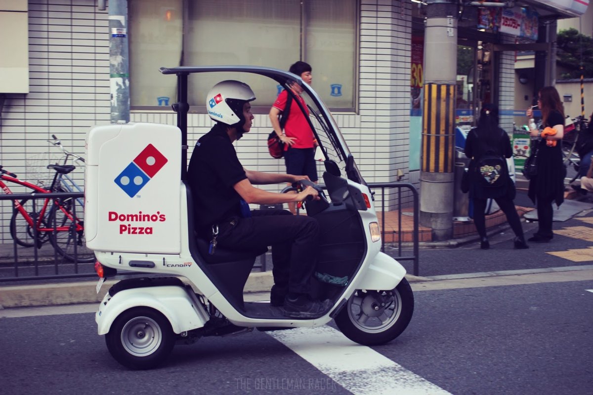 Трехколесный скутер Доминос пицца