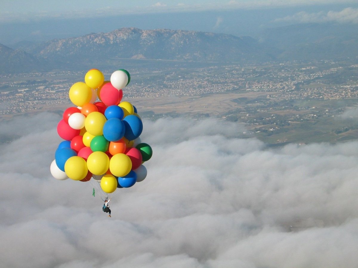 Виталий Куликов полет на воздушных шариках