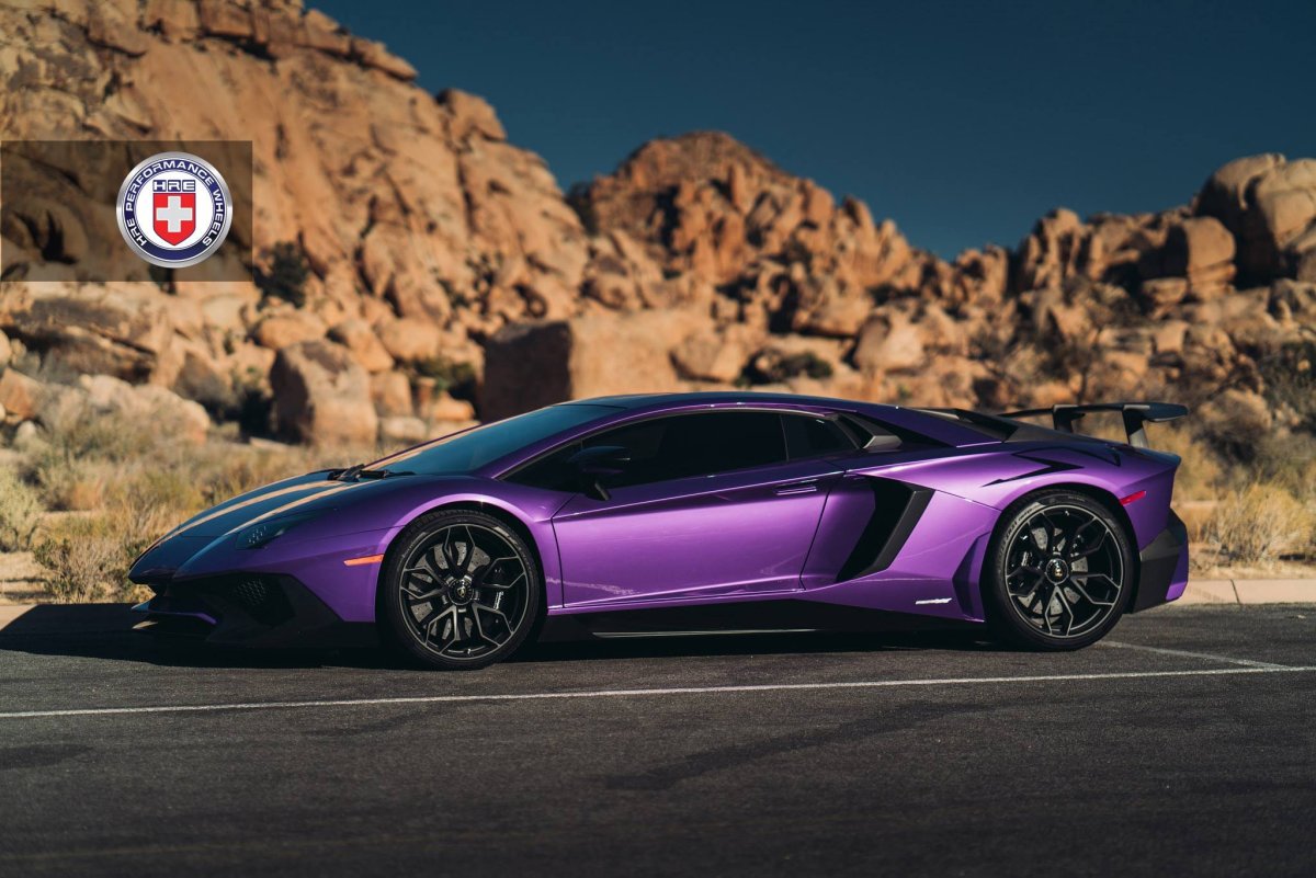 Lamborghini Aventador SV фиолетовый