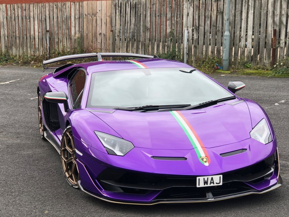 Ламборджини авентадор Purple