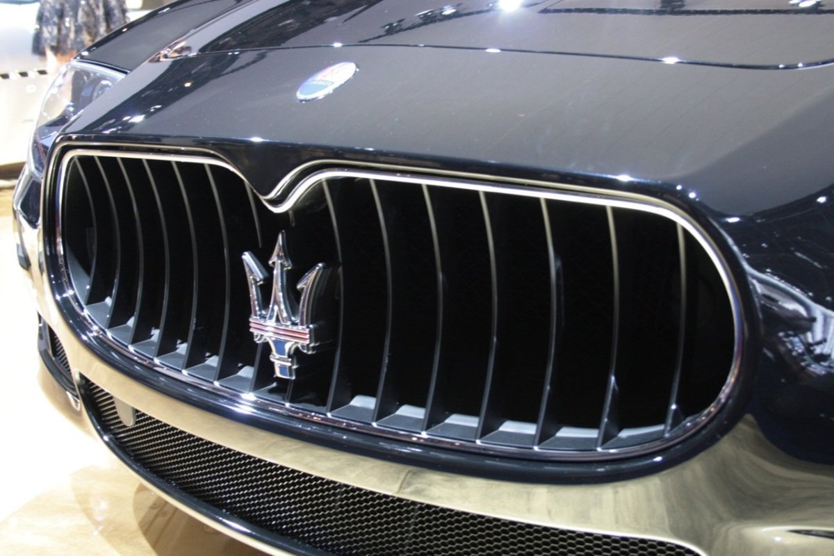 Maserati Quattroporte решетка