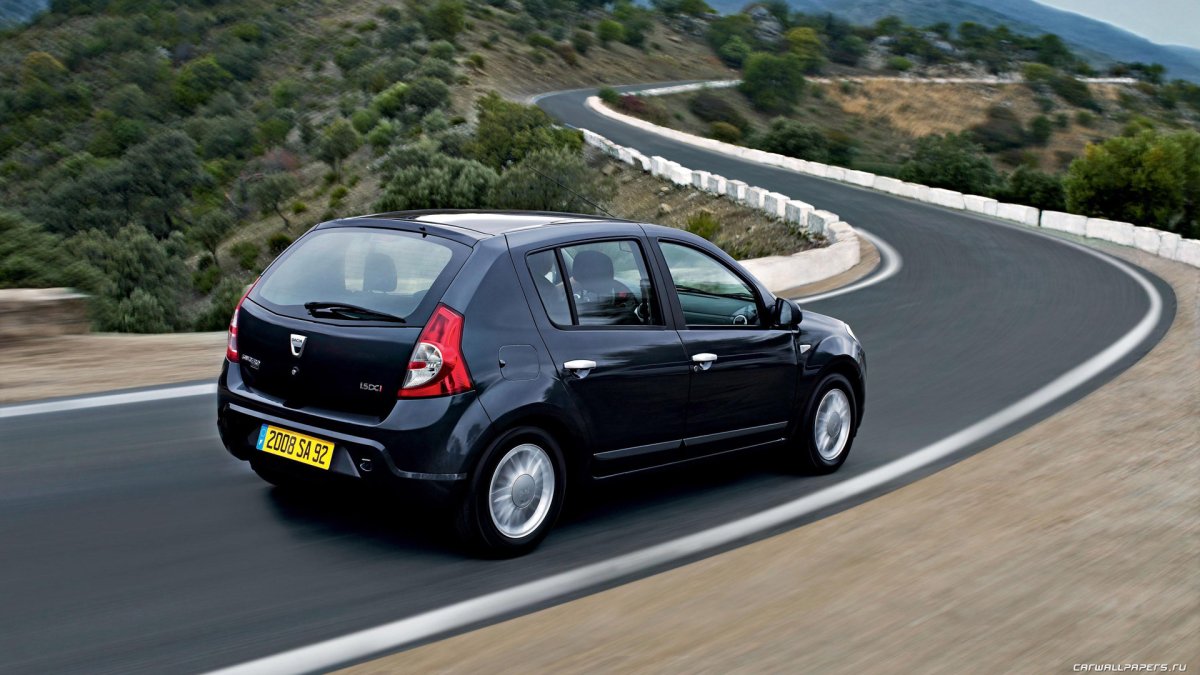 Машина Renault Sandero, Peugeot