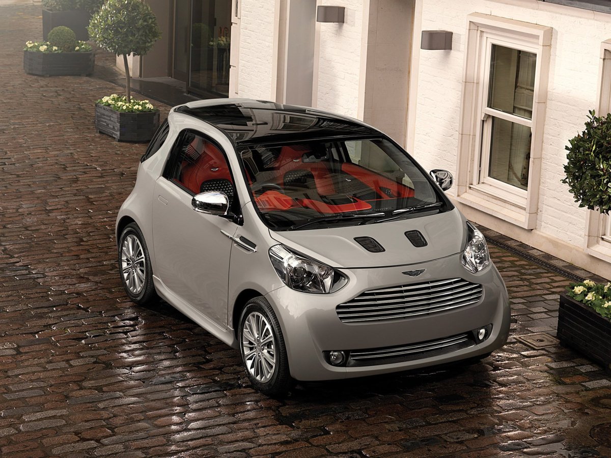 Toyota IQ Aston Martin
