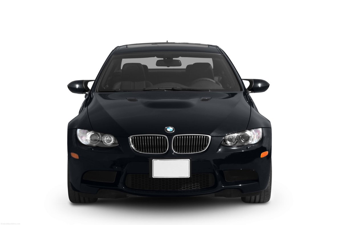 Черный BMW спереди