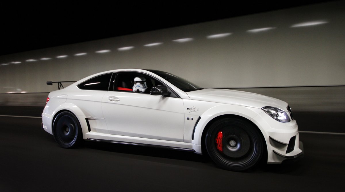 Mercedes c63 AMG белый