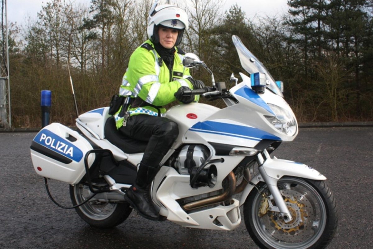 Полицейский мотоцикл БМВ эндуро