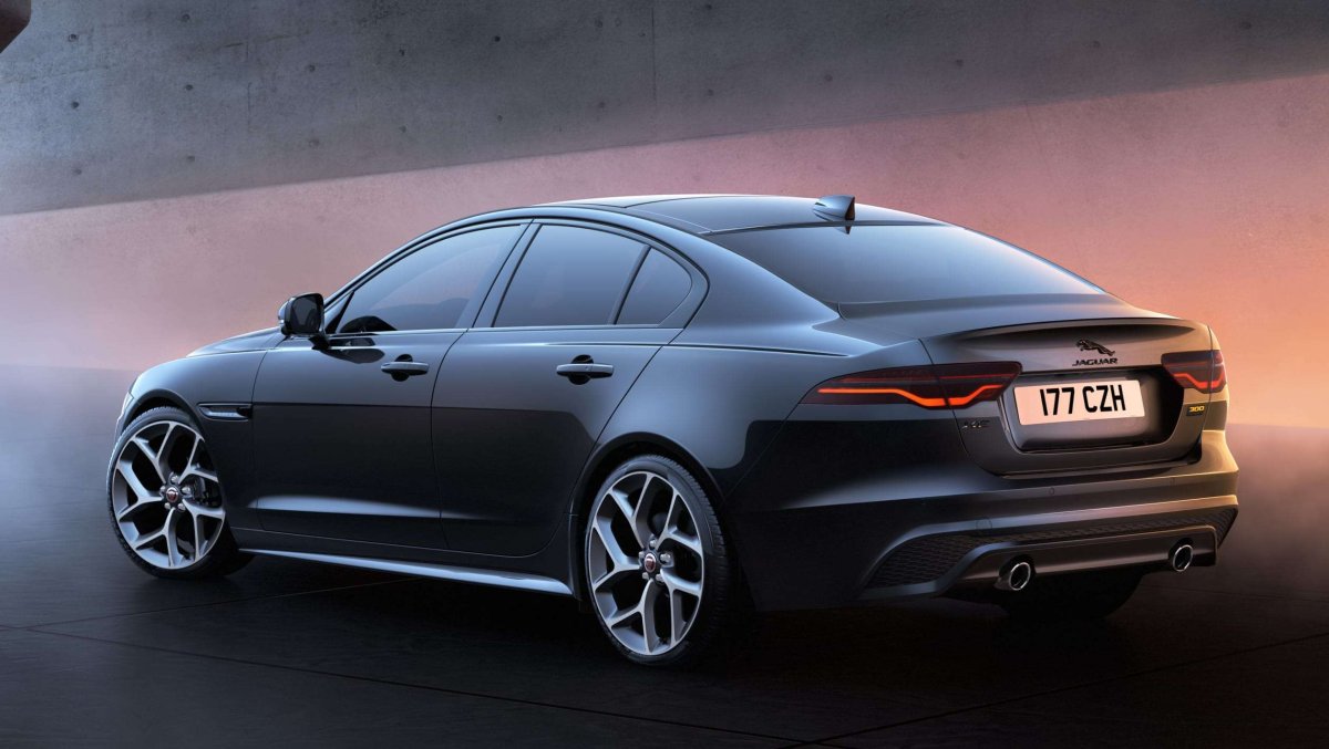 Jaguar xe 2022 Black металлик