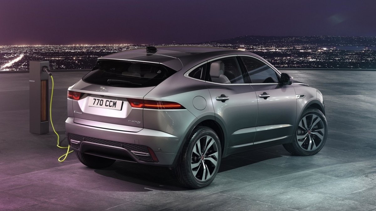 Новый Ягуар e-Pace 2021