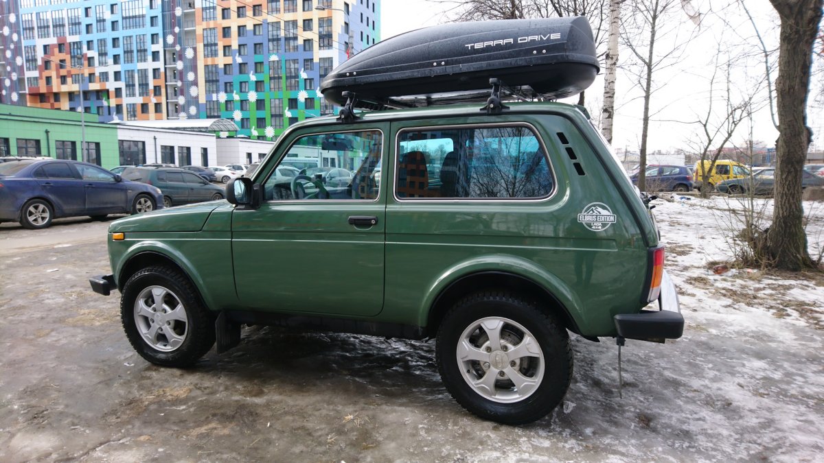 Лада 4х4 зеленая