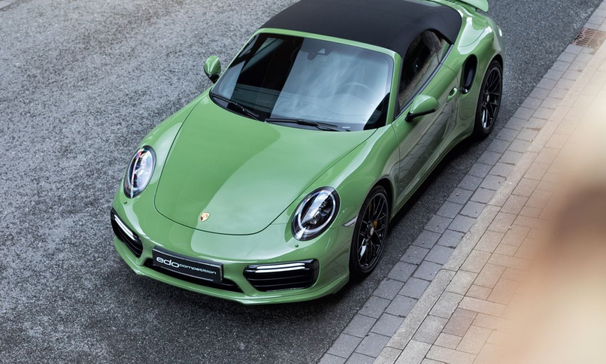 Porsche 911 Turbo s Green