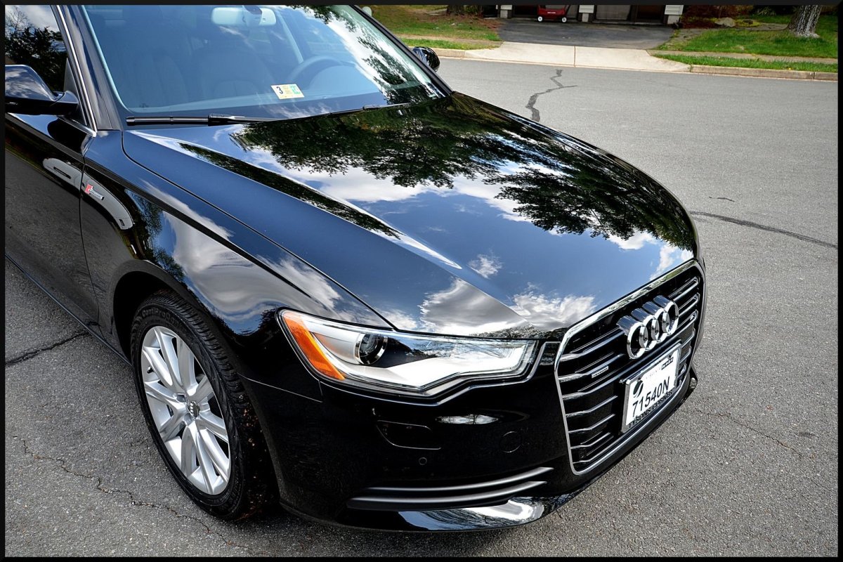 Brilliant Black Clearcoat Audi