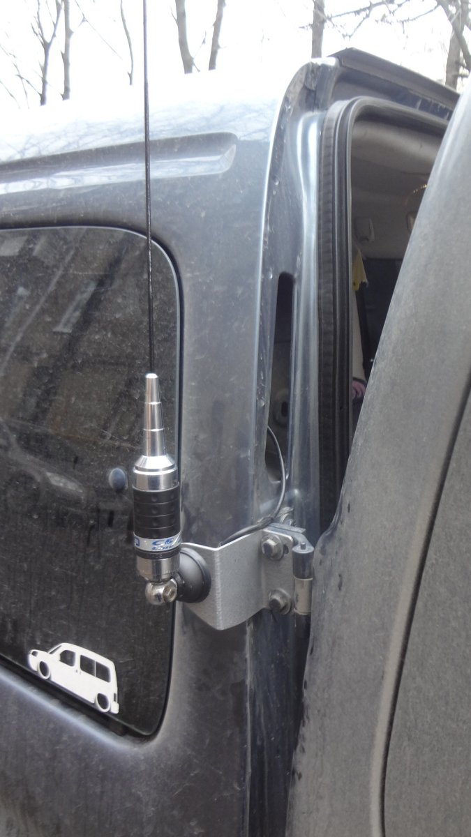 Кронштейн для антенны рации Ларгус