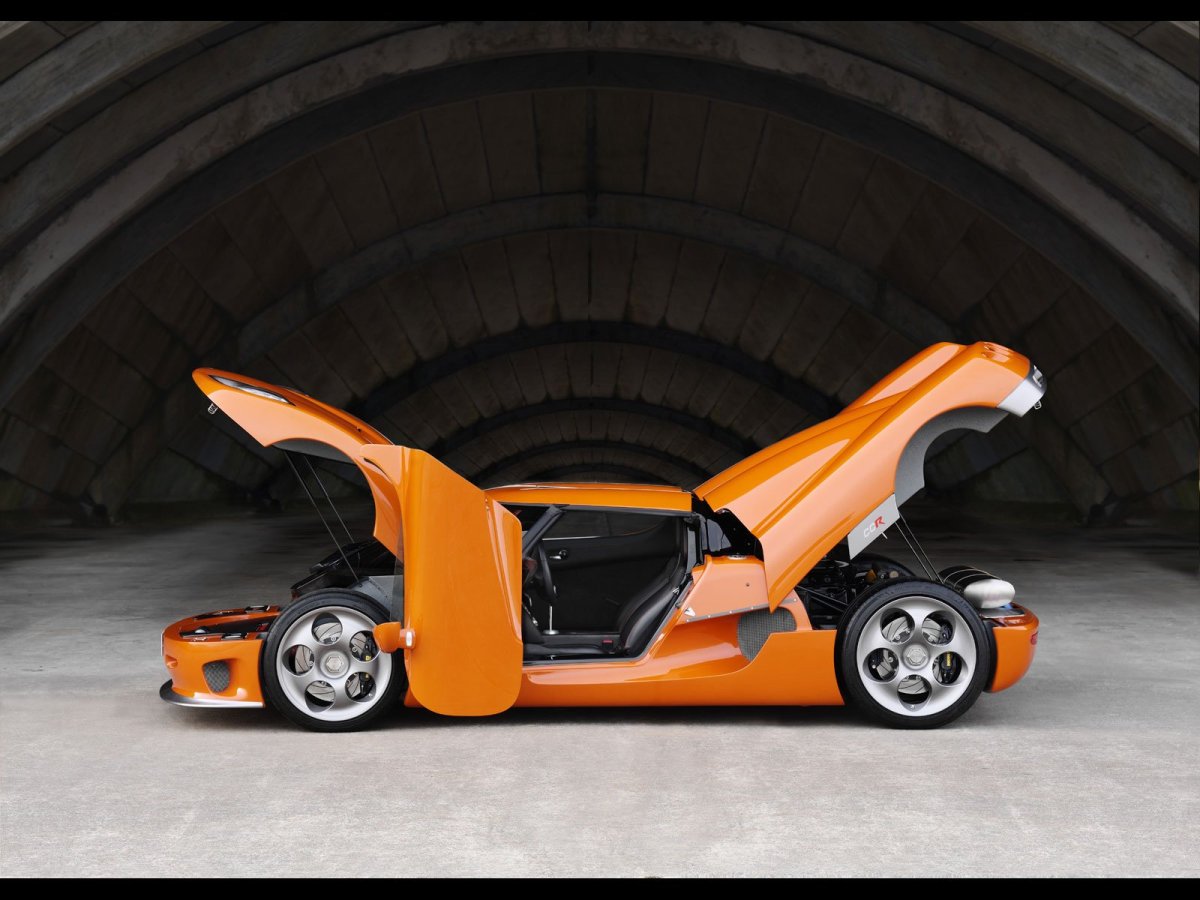 Koenigsegg CCR автомобиль