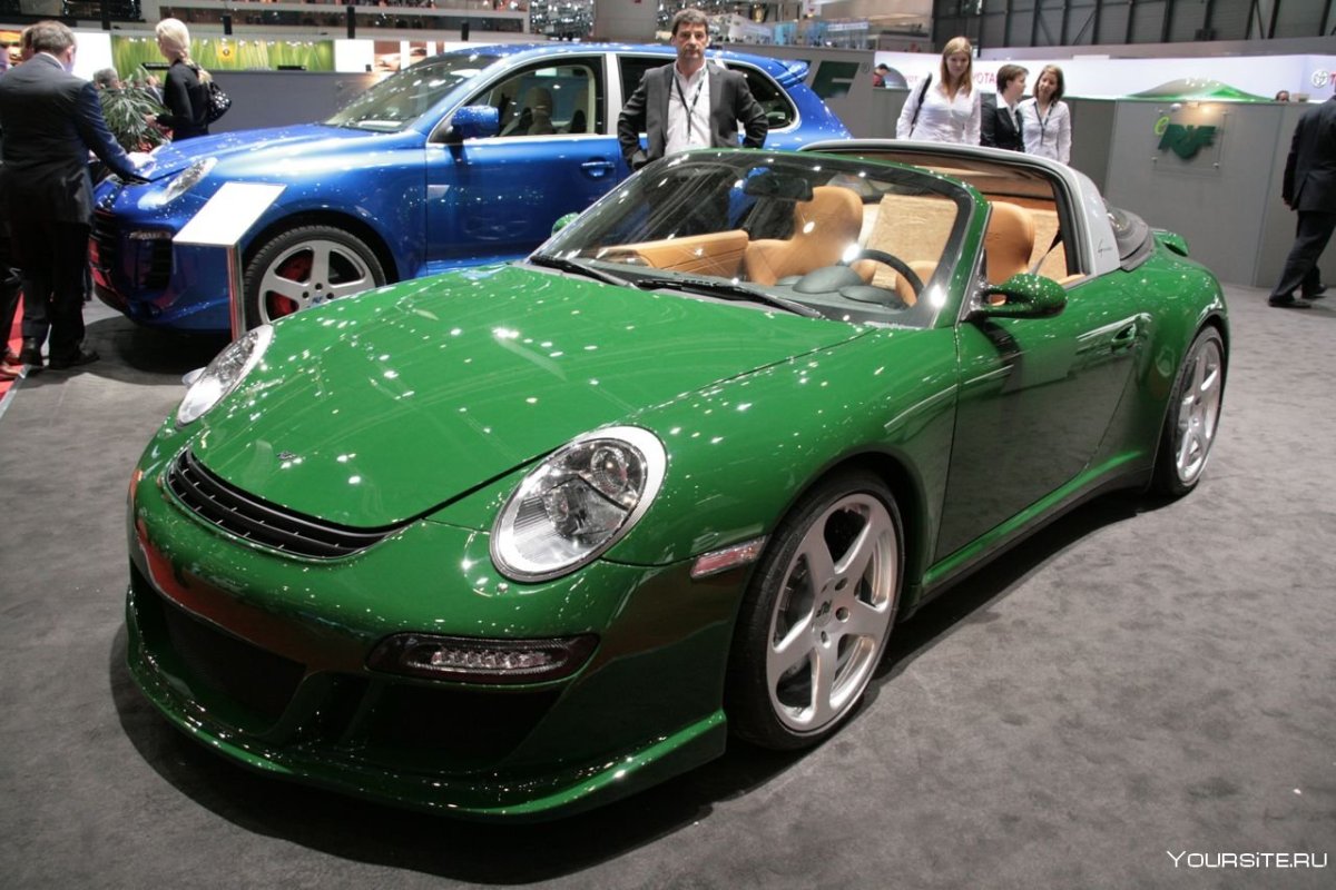 Porsche 911 родстер зеленый