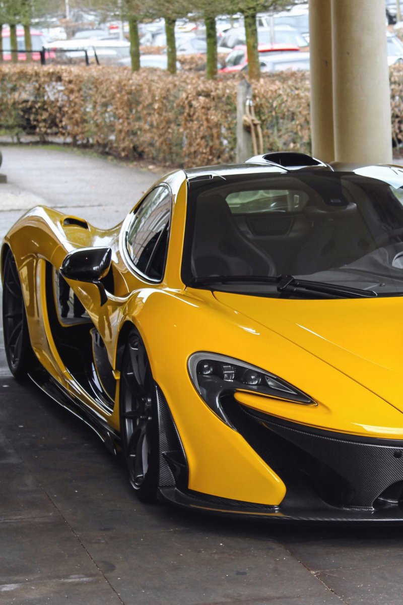 Машина MCLAREN p1