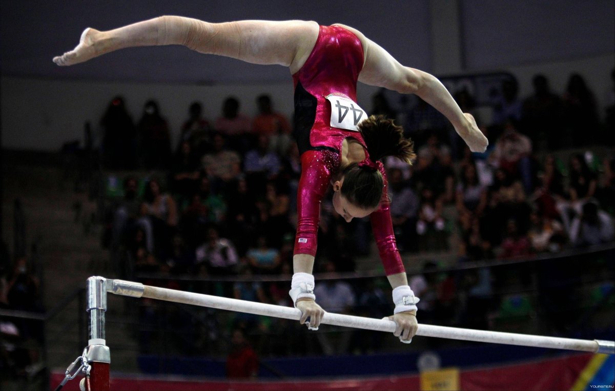 Разновысокие брусья в спортивной гимнастике
