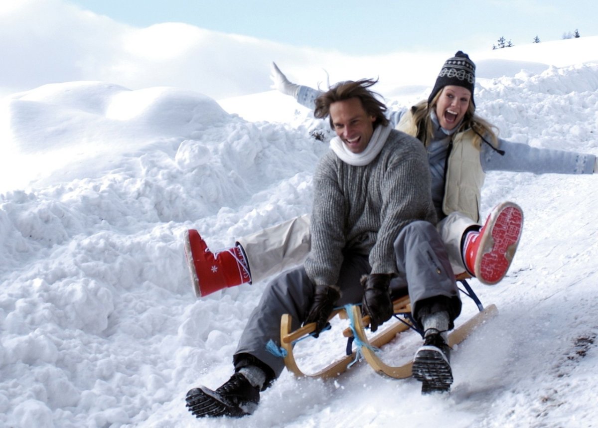 Катание с горы на санках