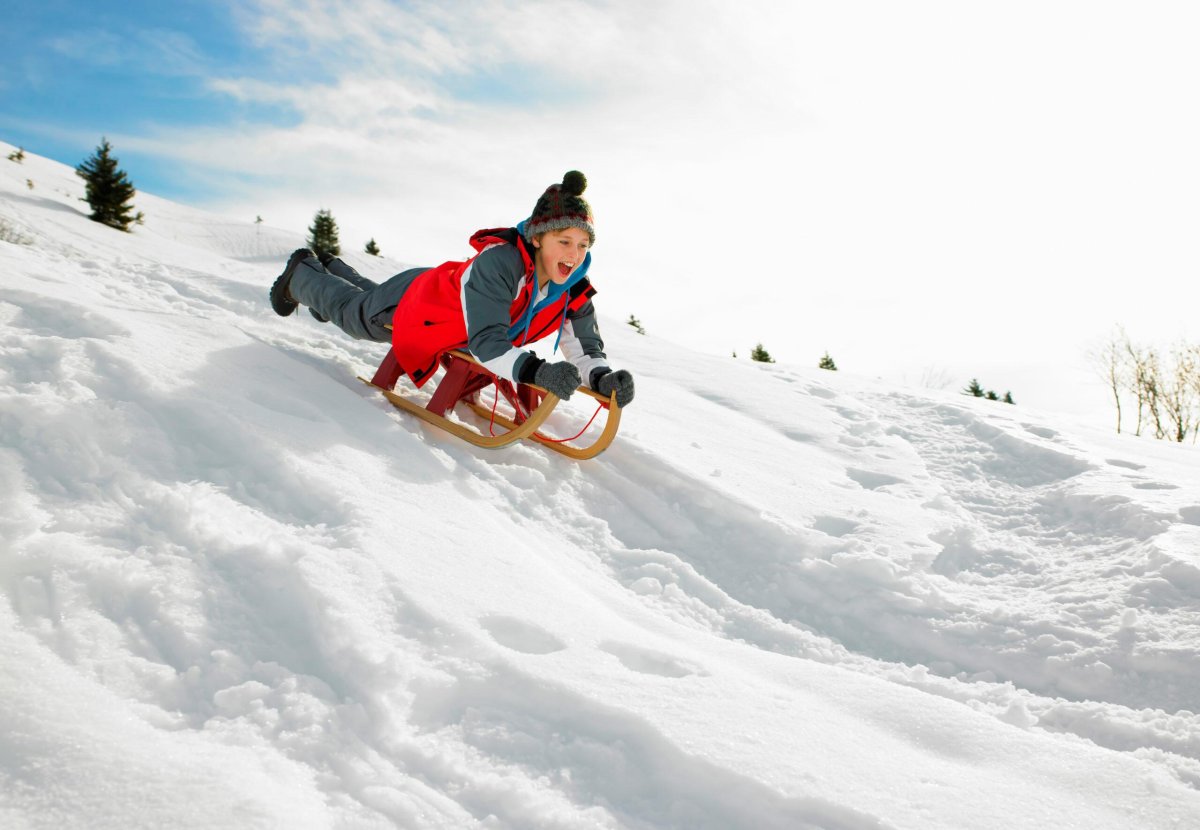Катание на санках с горки