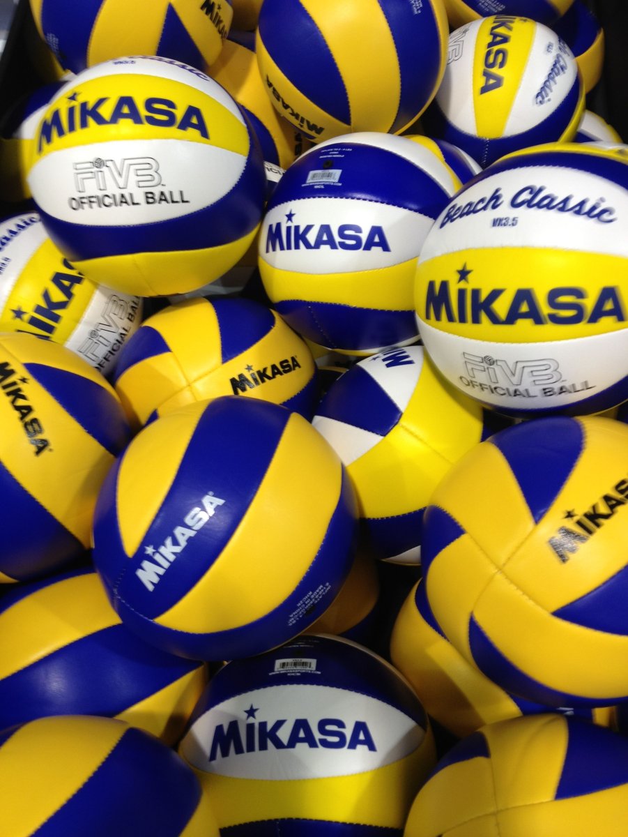 Желтый волейбольный мяч Mikasa черный