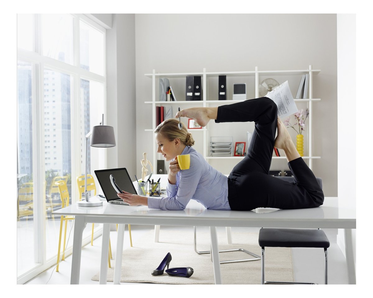 Занятия йогой в офисе