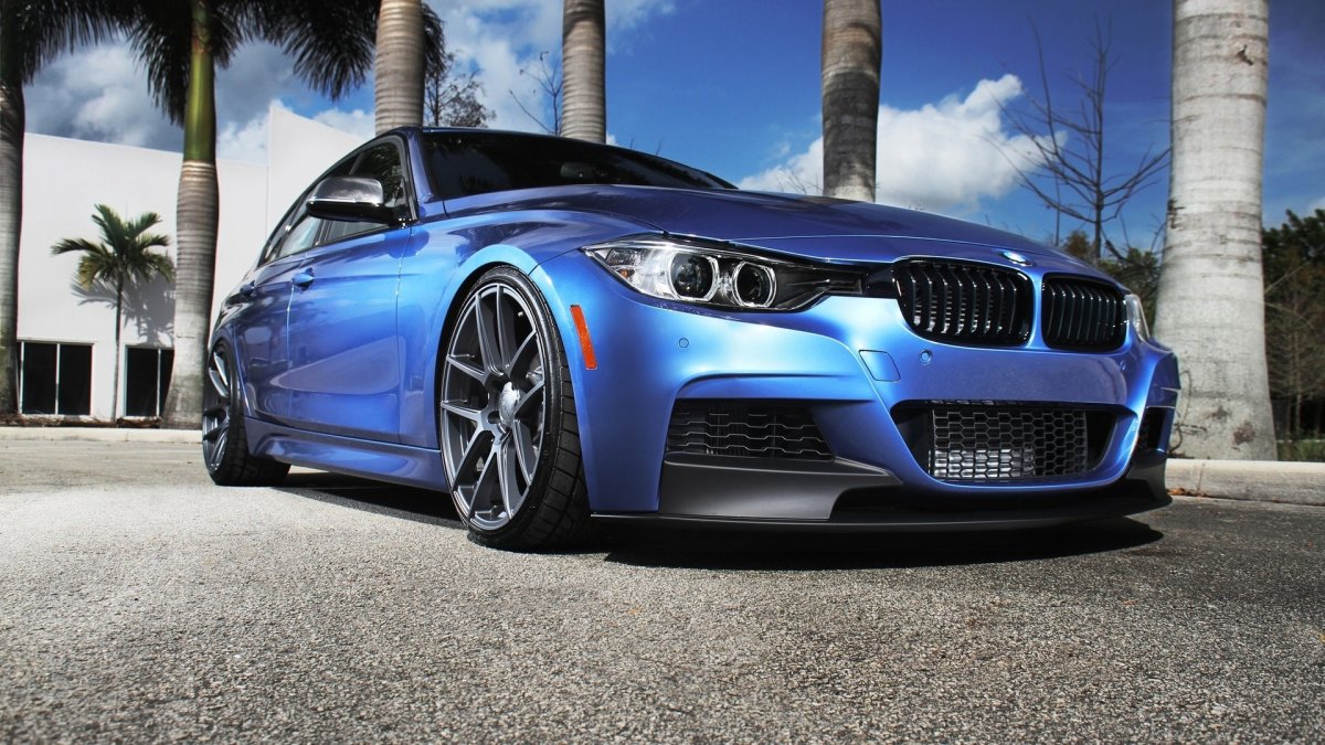 BMW 5 f30 синяя