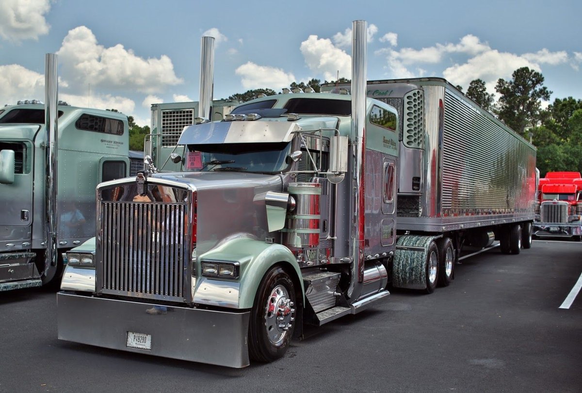 Американский грузовик Кенворт w900