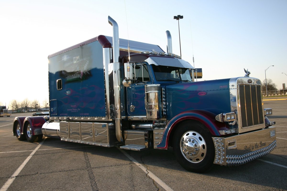Седельный тягач Peterbilt 379