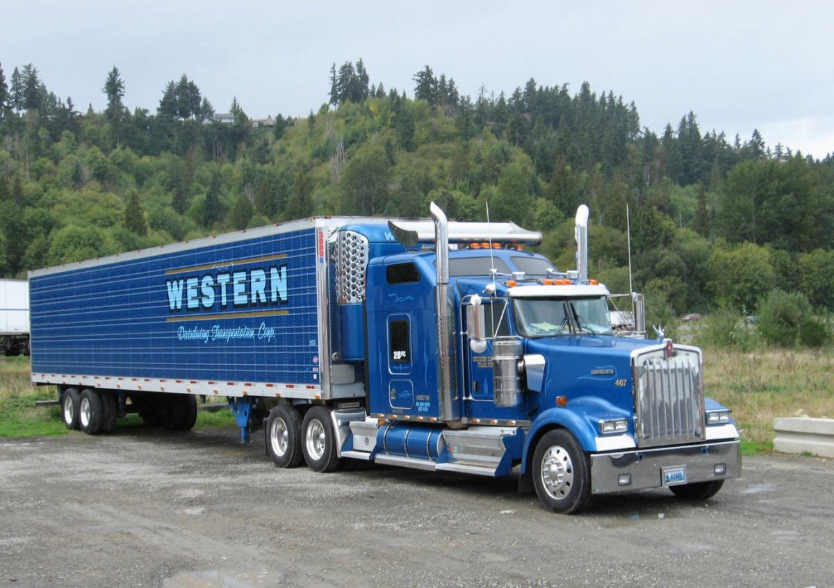 Грузовик Кенворт w900